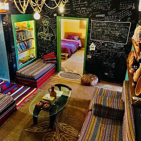 Petra Pottery Hostel ワディ・ムーサ エクステリア 写真