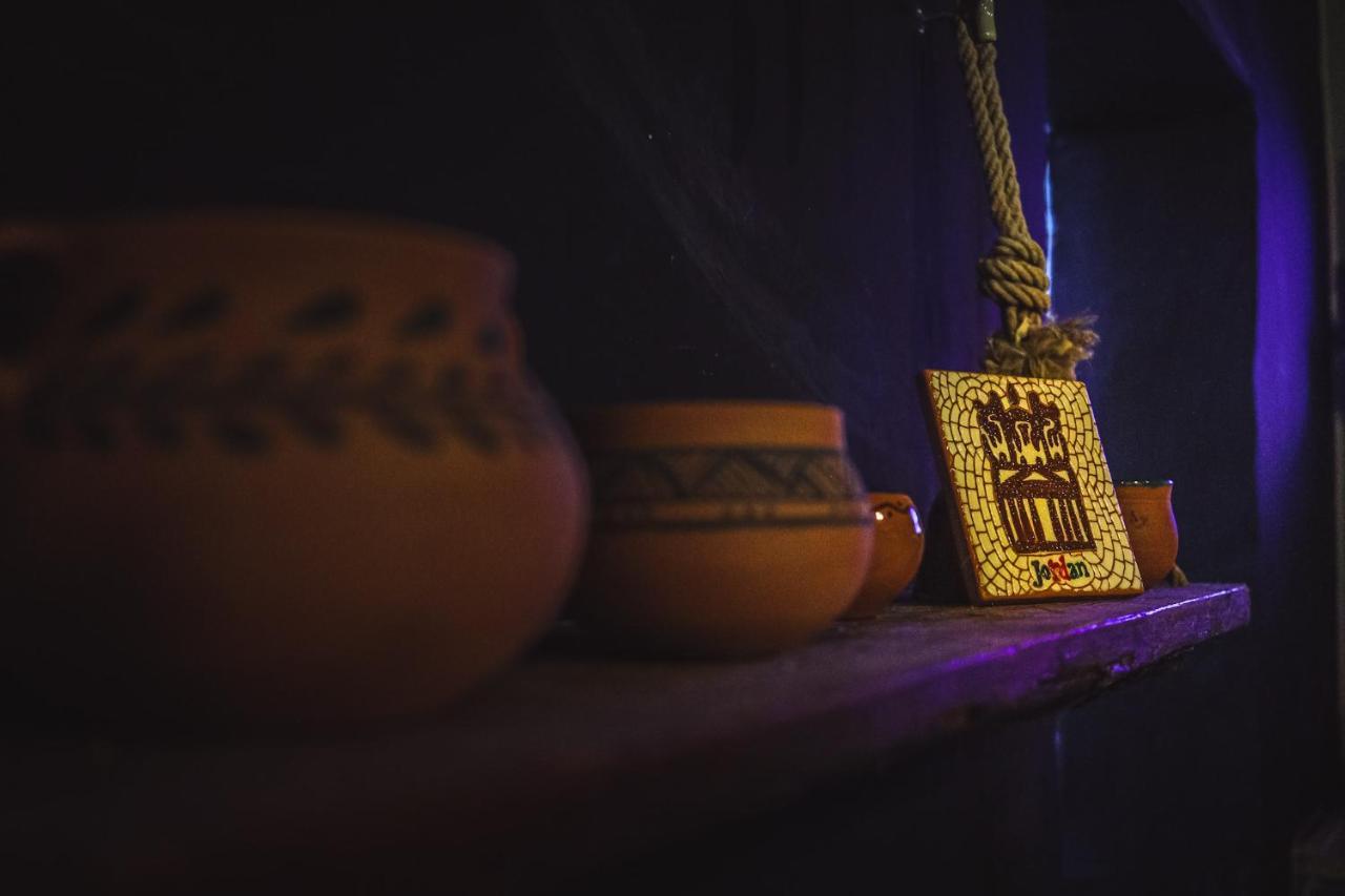 Petra Pottery Hostel ワディ・ムーサ エクステリア 写真