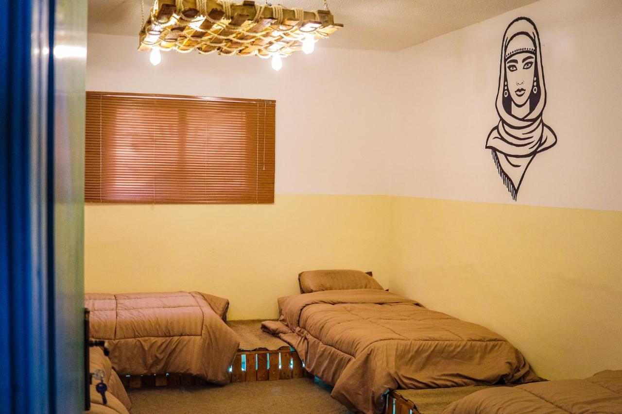 Petra Pottery Hostel ワディ・ムーサ エクステリア 写真
