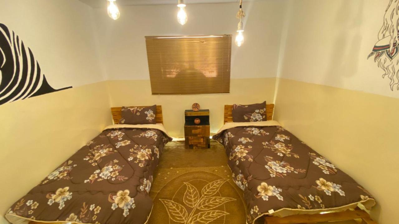 Petra Pottery Hostel ワディ・ムーサ エクステリア 写真